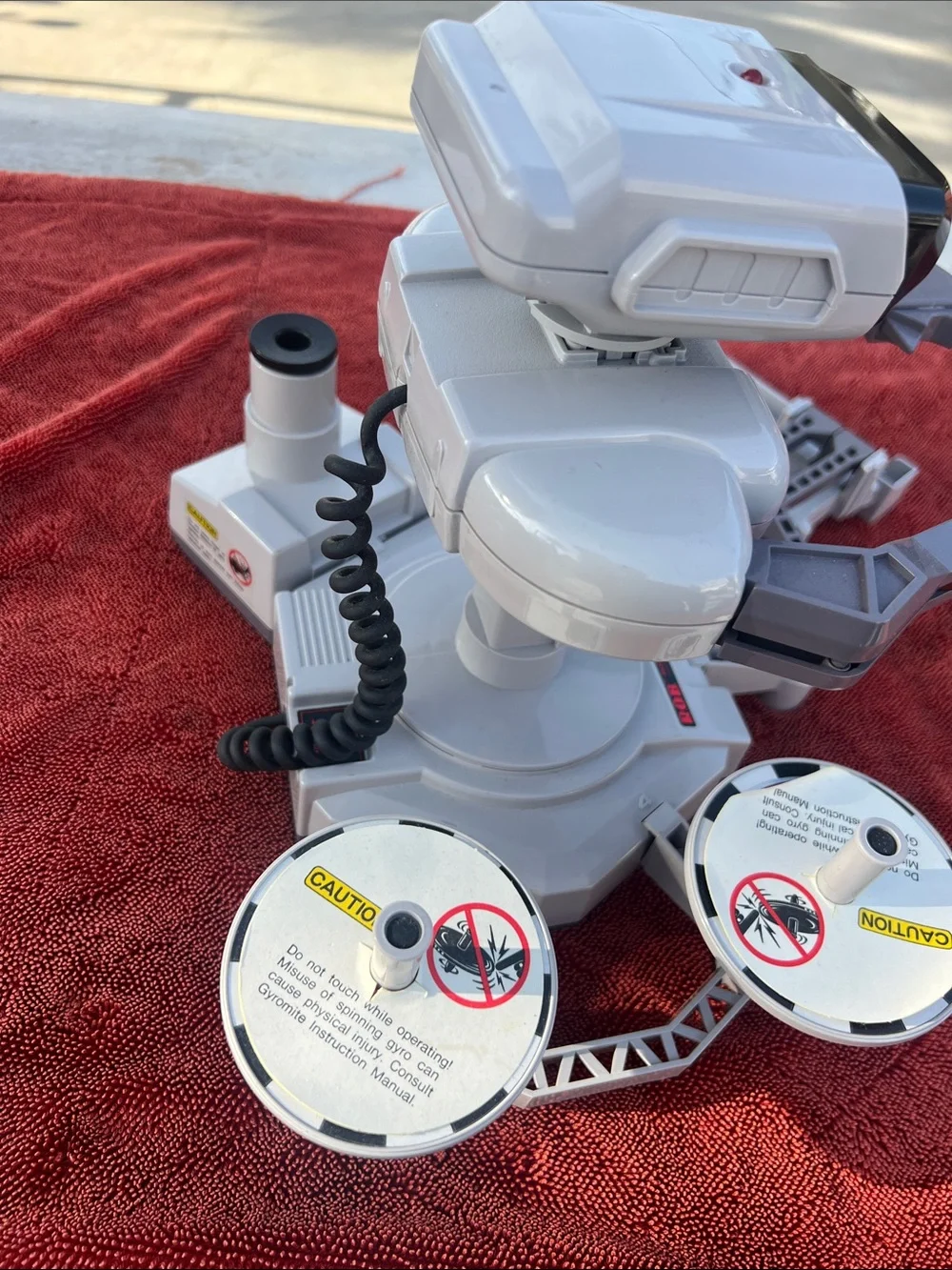R.O.B. Nintendo’s Robotic Operating Buddy NES Tested